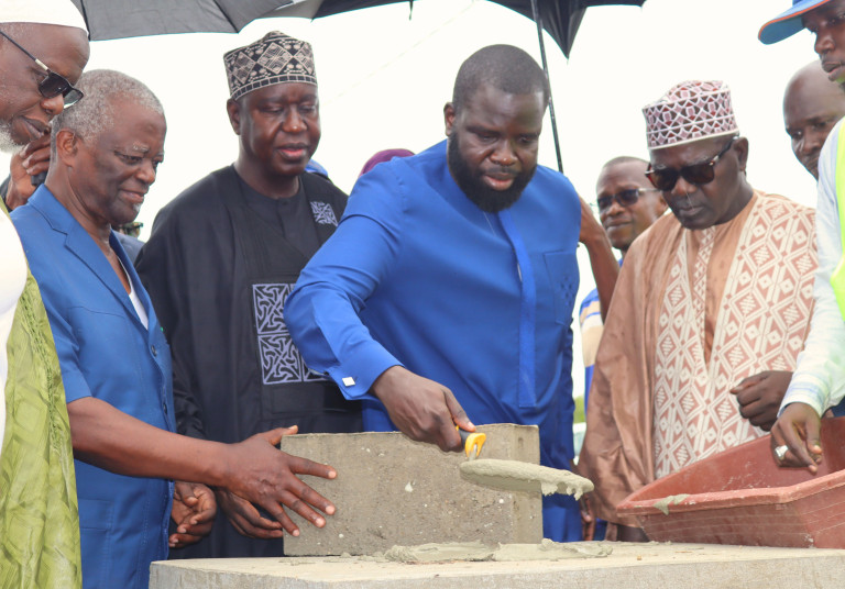 SOCOCIM finance la reconstruction du Poste de Santé de Ndiolmane